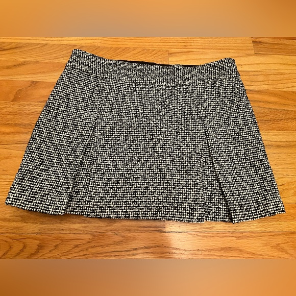 Express Dresses & Skirts - Vintage Express Black and White Casual Mini Skirt